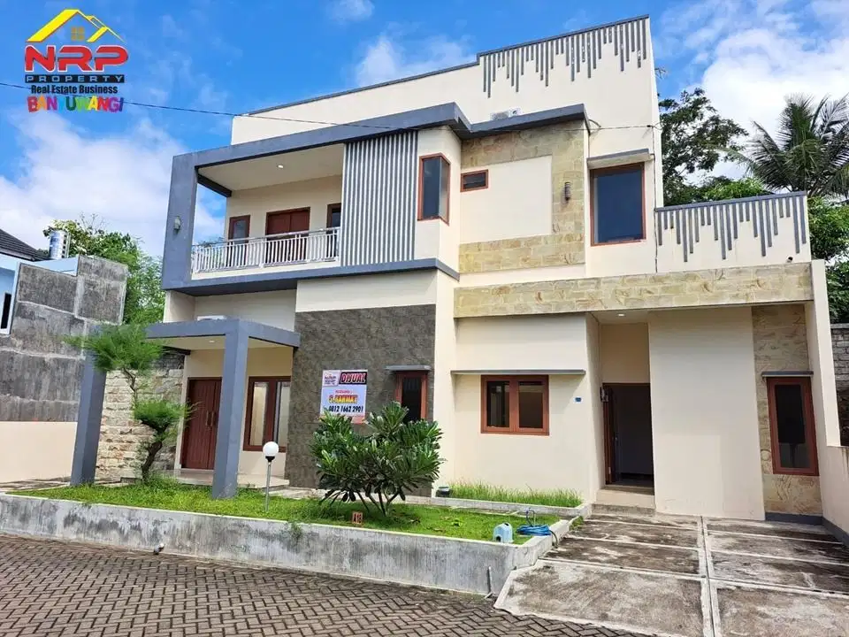 Dijual Rumah Exclusive 2 Lantai di Kawasan Perumahan Elit Klatak - Bwi