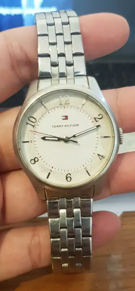 jam tangan tommy hilfiger asli