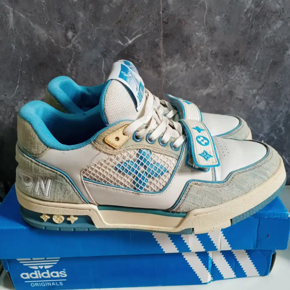 Sepatu Louis Vuitton Second