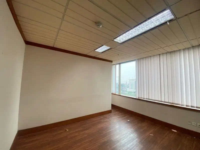 Sewa Office Space Menara Hijau Hanya 1 Menit Dekat Stasiun Cawang