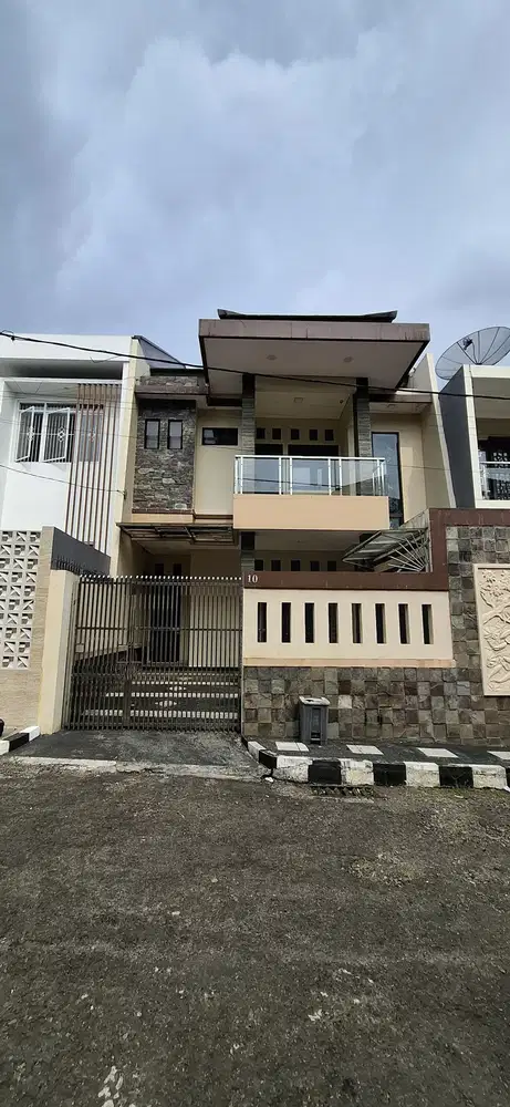 Dijual Rumah Mewah dan Besar kota Sukabumi 2 Lantai di Kodim Lama