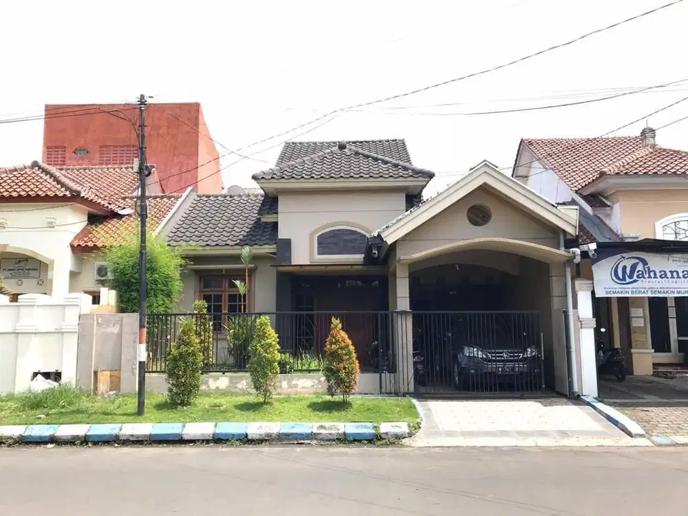 (Row Jalan 8m)Rumah Cantik Deltasari Waru Sidoarjo