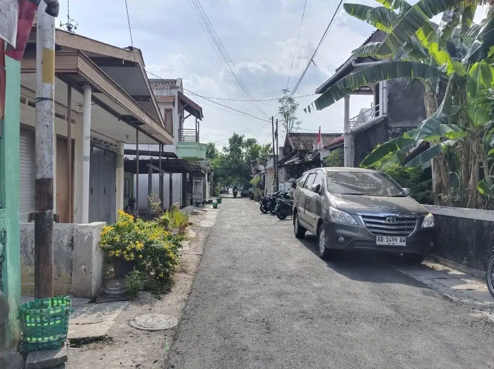 Tanah Jajar 180Mt, Ld 8Mt, dekat jalan Slamet Riyadi, Laweyan, Solo