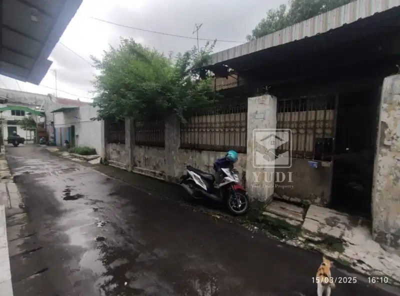 Rumah hitung Tanah akses mobil dekat pasar Balong  kota Cirebon