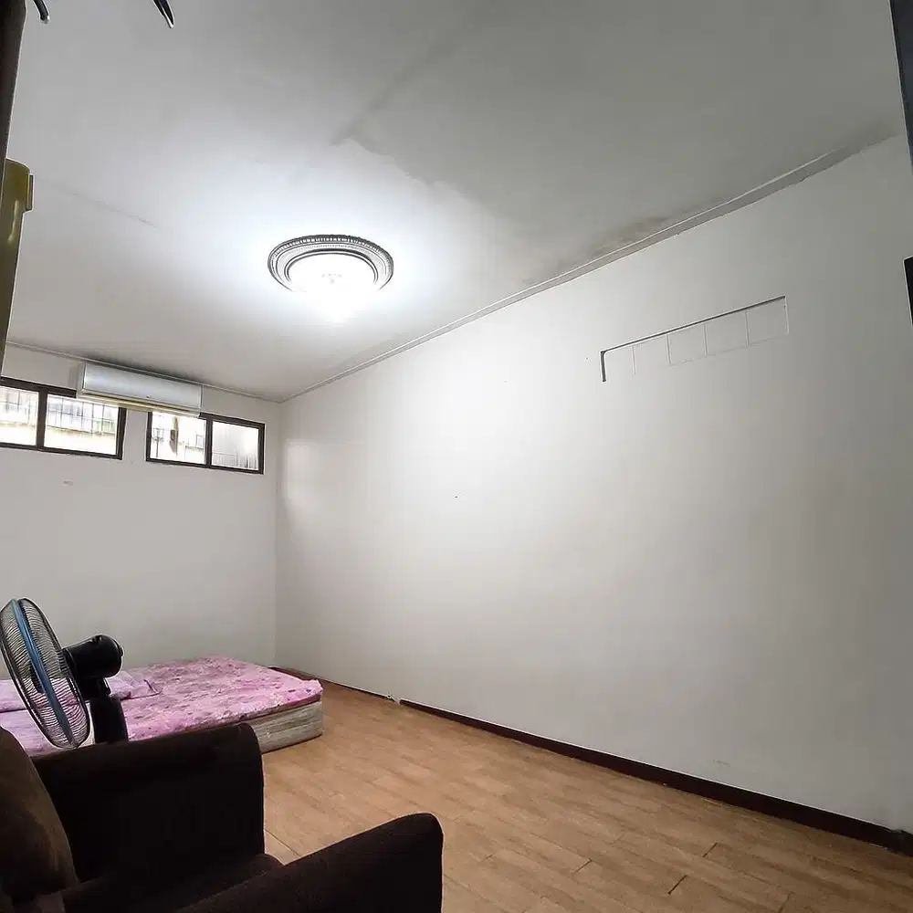 KOST PUTRI DAN PASUTRI MURAH DEKAT PASAR GOMBONG