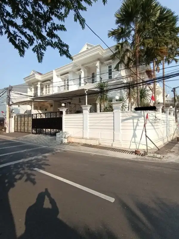 Disewakan rumah bagus siap pakai at Duren tiga Jaksel