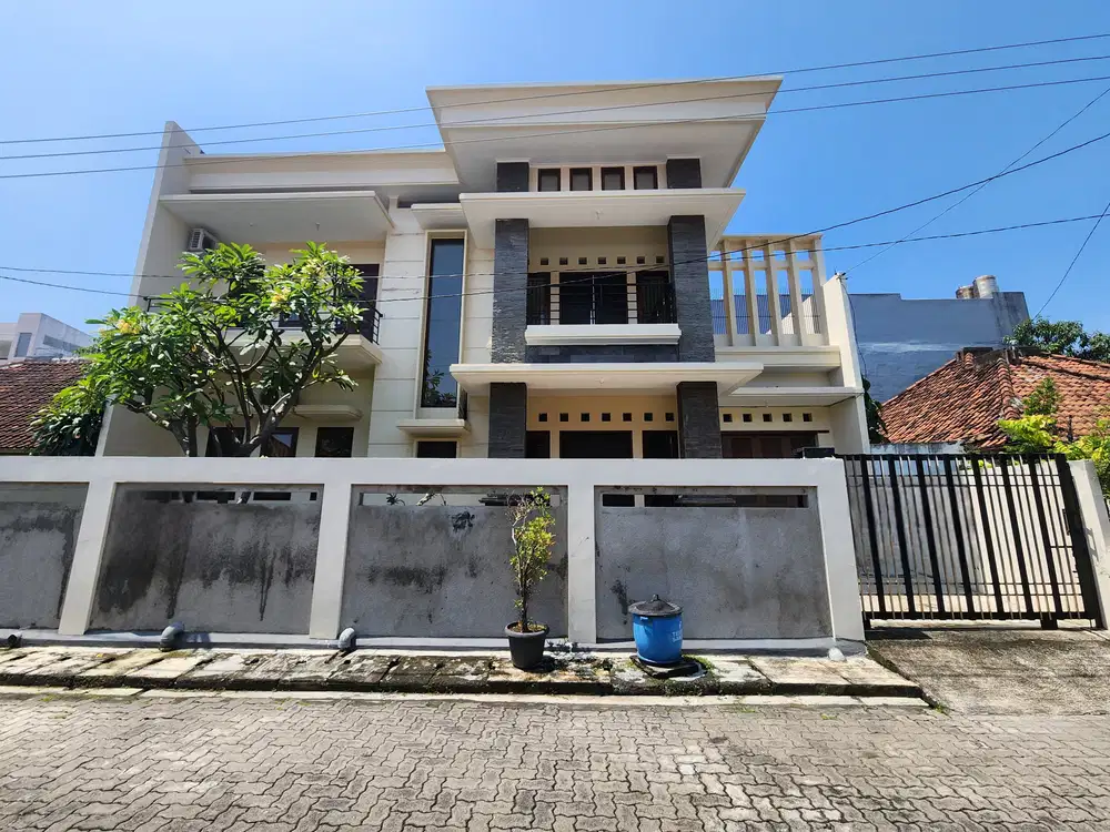 Rumah Mewah Tengah Kota di Kelengan Semarang