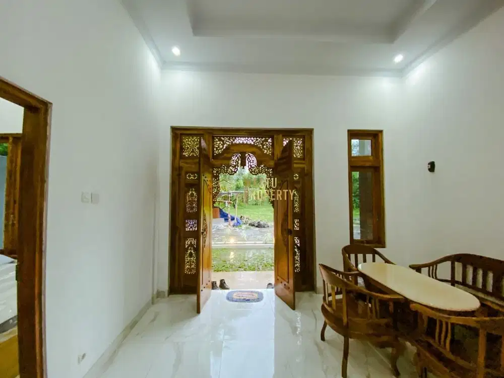 RUMAH ETNIK MODERN, HANYA 12 MENIT KE CANDI BOROBUDUR DI MAGELANG