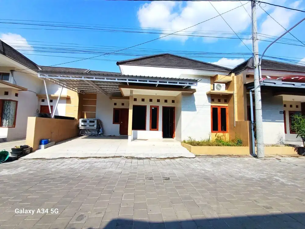 Rumah Bagus Siap Huni di Perum Cluster Gentan ada AC