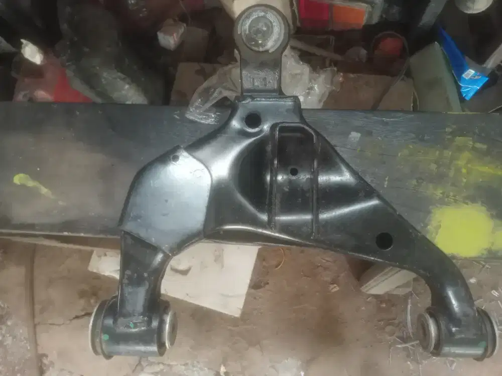 Fortuner lower arm kiri tahun 2014