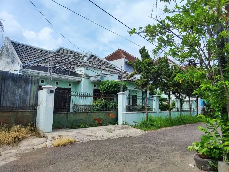 RUMAH LUAS 298 LETJEND SUPRAPTO KEBONSARI JEMBER
