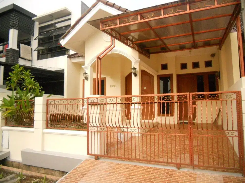 Disewakan Rumah di Taman Laguna Cibubur