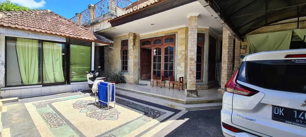 dijual rumah second lantai 2 renon denpasar