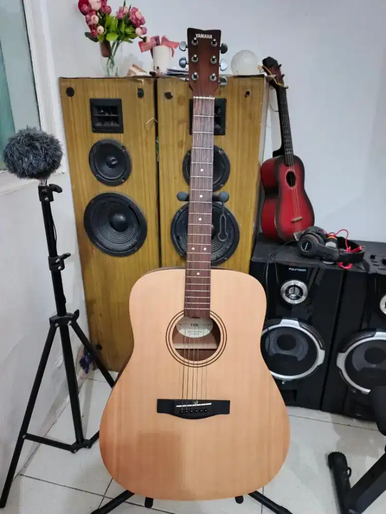 Gitar akustik yamaha F400 original tanpa minus