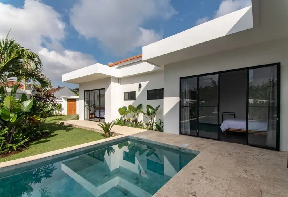 FOR RENT VILLA NEW BIS GARDEN BIG POOL STARTEGIS CANGGU PADONAN