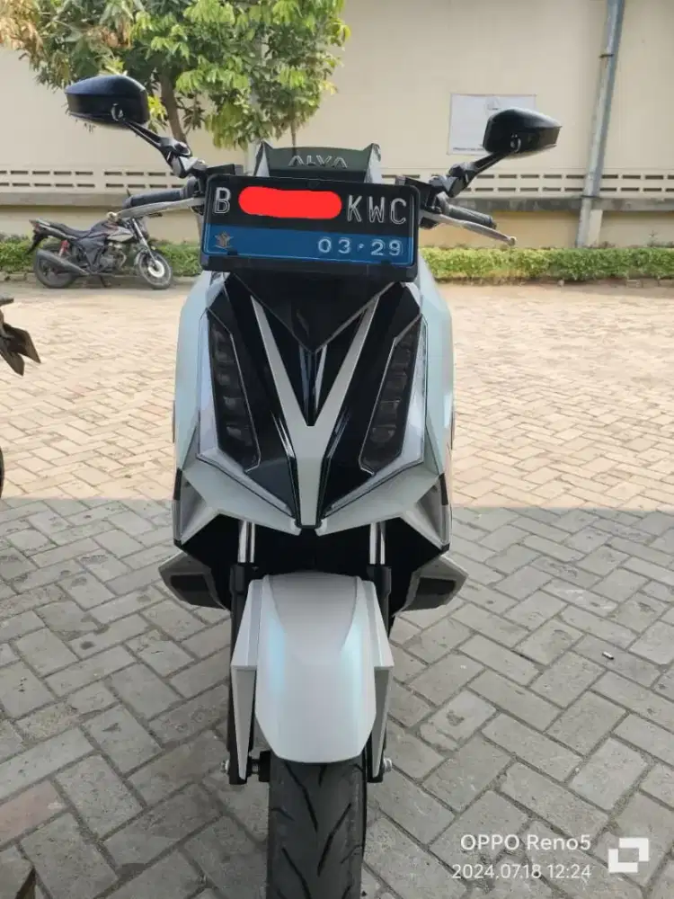 Motor listrik Alva Cervo dual baterai THN 2024