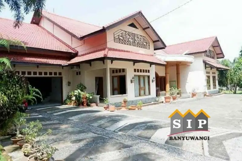 Dijual Rumah Mewah siap huni di Jalan Mawar Giri Banyuwangi