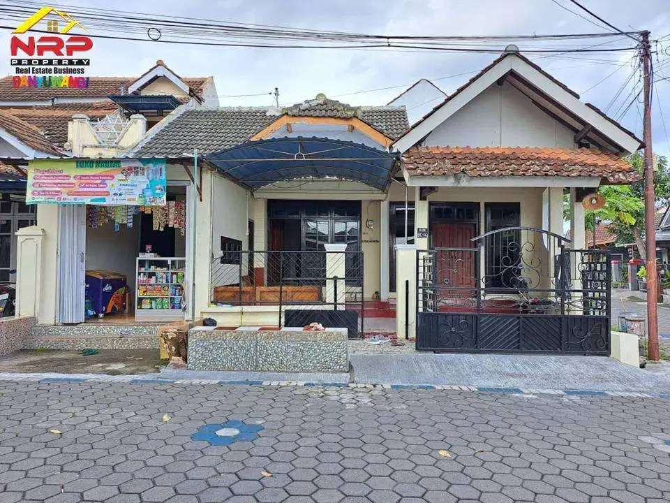 Dijual Rumah dan Ruang Usaha Hook 2 Lantai di Perum. GGM Klatak - Bwi