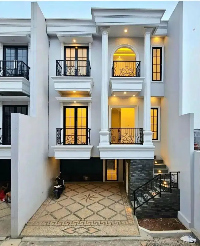 Jual Rumah  Tiga Lantai Jakarta Selatan