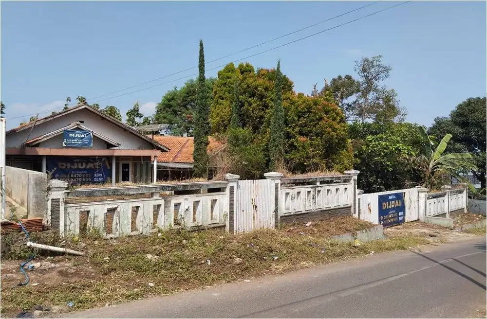 Rumah Luas 300 m2 di Sumedang Nyaman Strategis