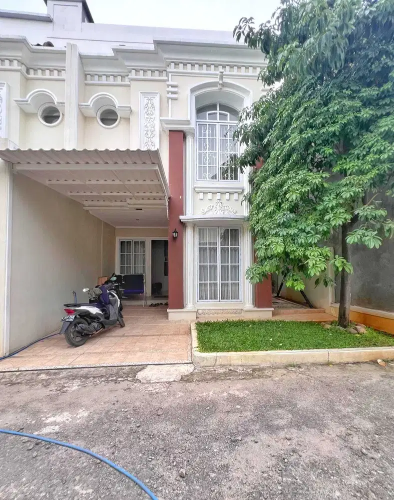 RUMAH BARU MINIMALIS SIAP HUNI CLUSTER STRATEGIS DI CONDET JAKTIM