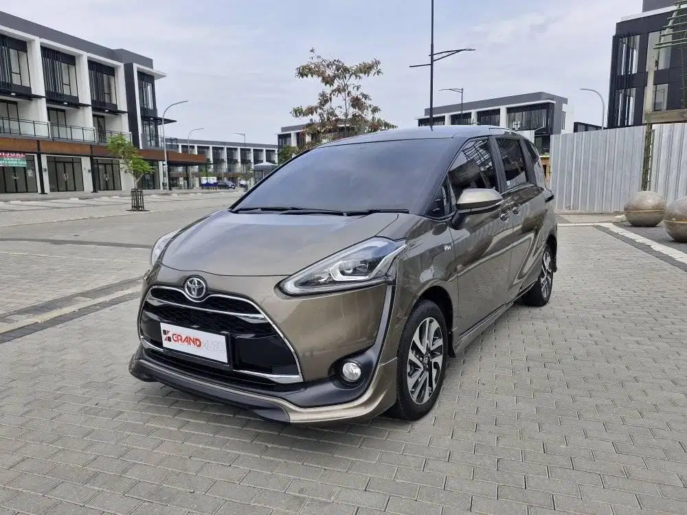 Toyota Sienta 1.5 Q At 2016