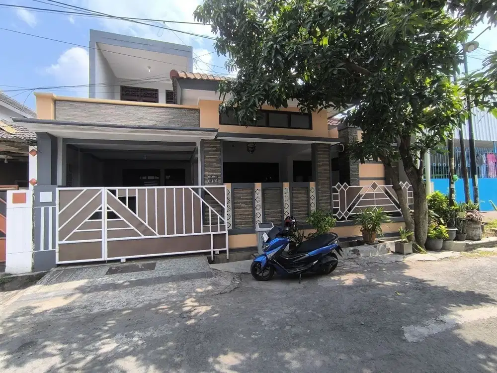 Rumah Luas Plus Furnish di Cluster Baturan Colomadu