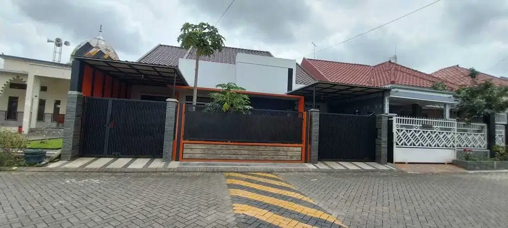 Jual rumah singosari sebelah stadion singosari malang