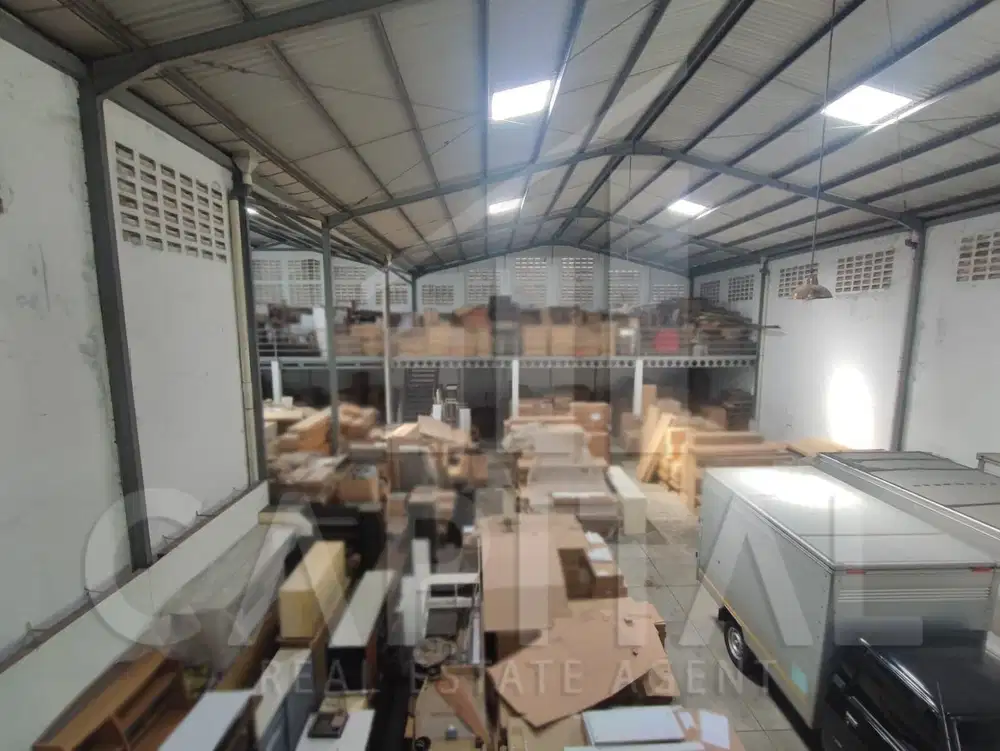 Gudang Dan Kantor Strategis di Antapani, Bandung Bagus