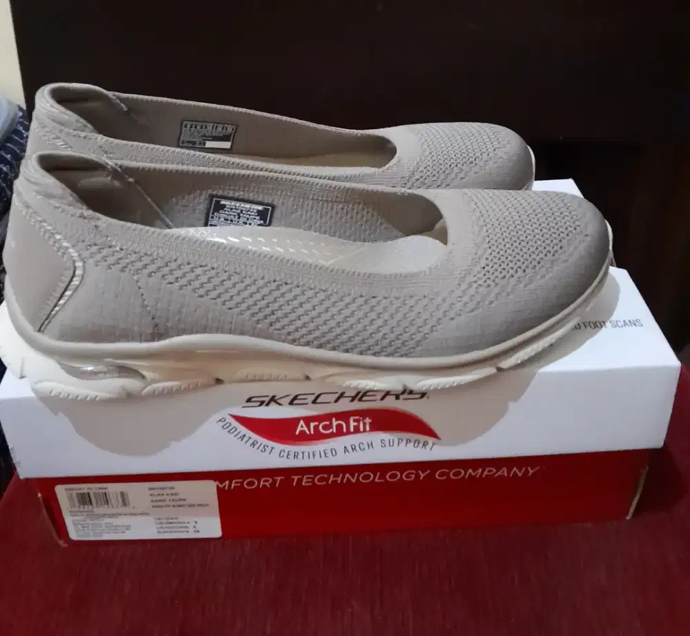 Sepatu SKECHERS Original