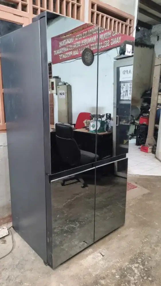 Kulkas touch screen 4 pintu