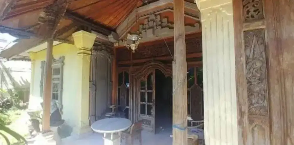 Di Jual Tanah BOnus Rumah lantai 2 Dentim dekat sanur