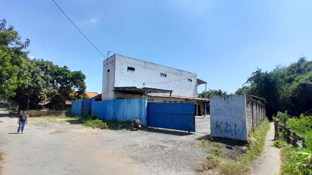 Gudang dekat pintu toll Palimanan Cirebon