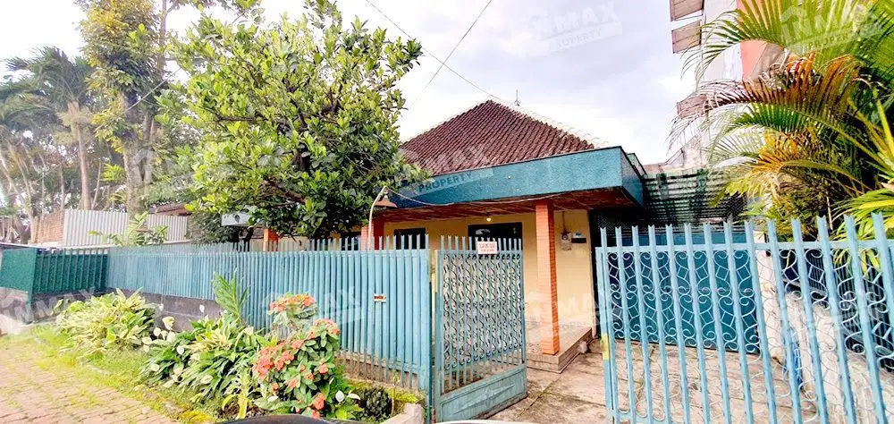RUMAH JALAN KEPULAUAN, DEKAT PASAR BESAR, ALUN ALUN KOTA, BISA USAHA