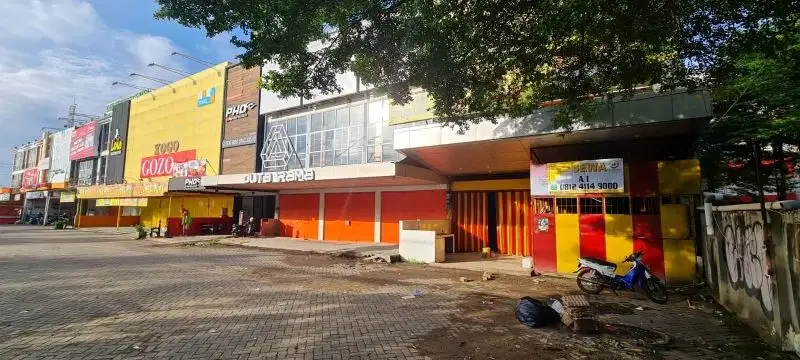 Ruko Sewa jl Perintis kemerdekaan 10x20  MTR Makassar