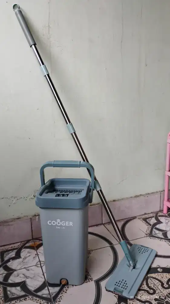 Pel lantai dan ember peras Cooger