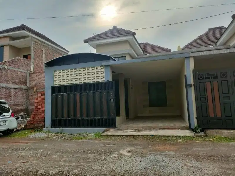 JUAL RUMAH MEWAH HARGA MURAH DI  TROWULAN