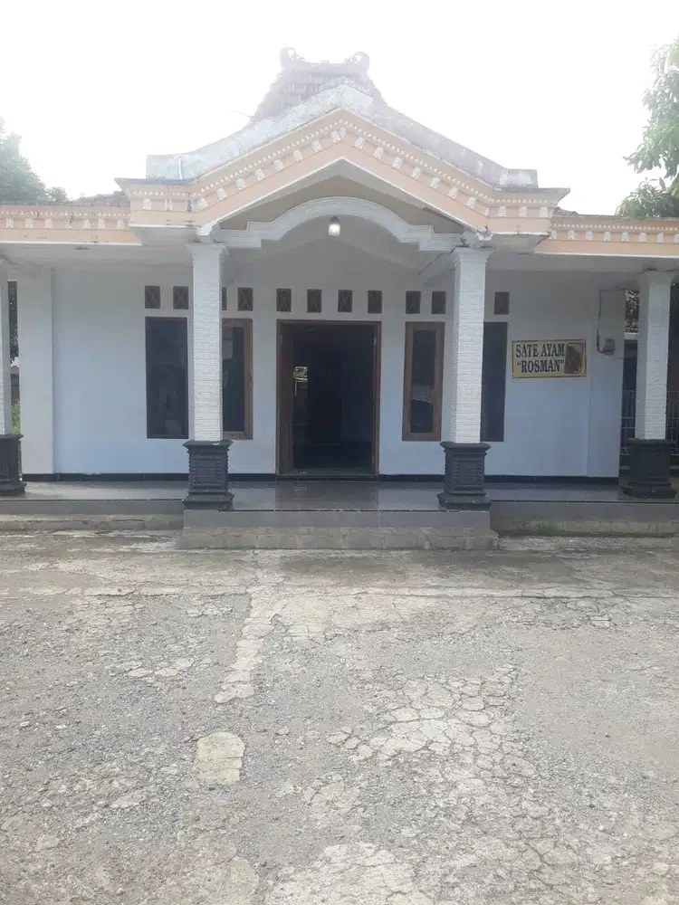 Rumah luas di kontrakkan/mess/kantor di Kebumen