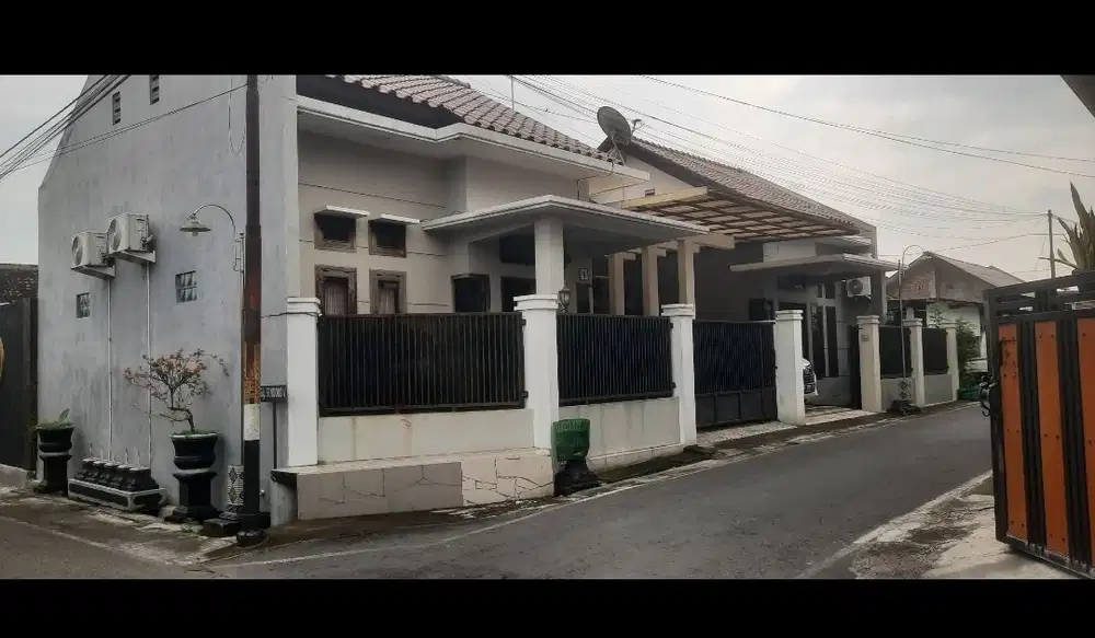 Di sewakan bersih 2 AC dkt RS Oen solo