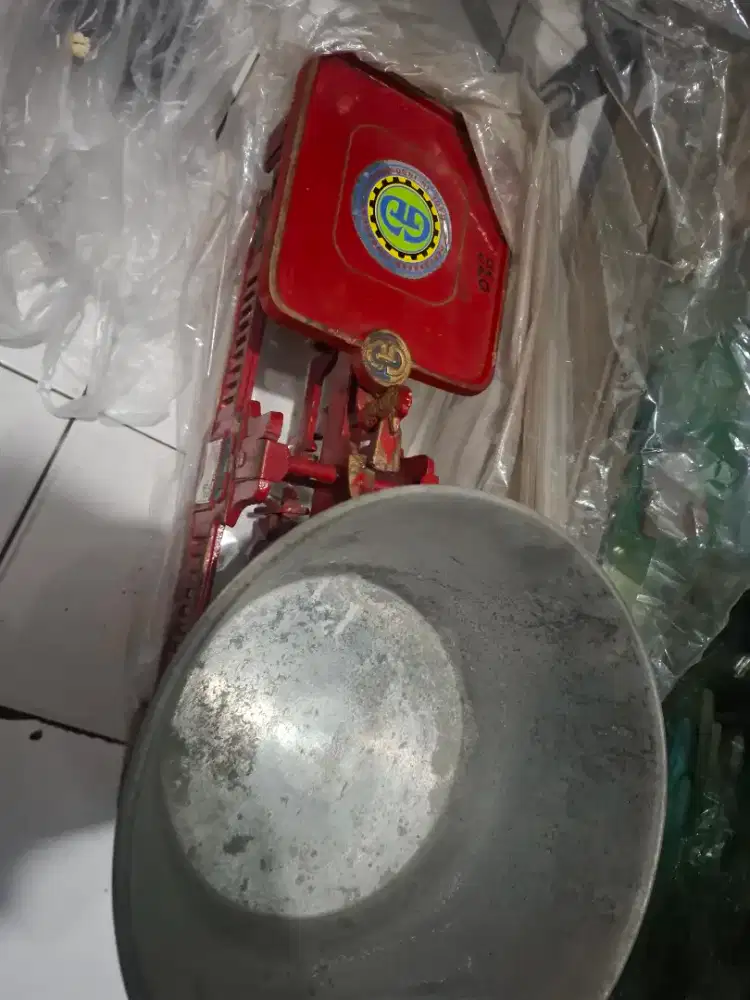 Timbangan besi bebek raja