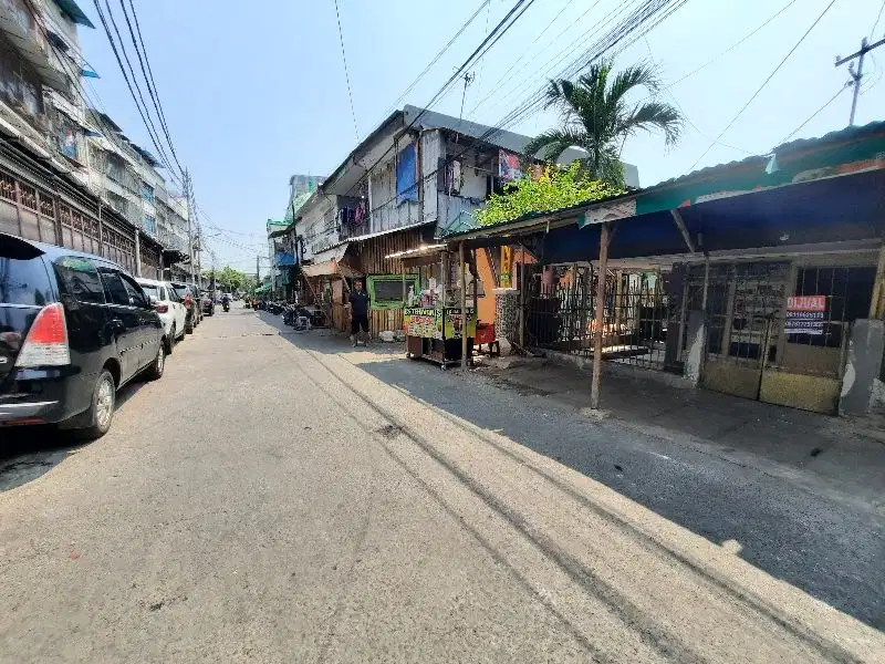 Dijual Rumah Tua Hitung Tanah di Duri Utara-Krendang, Jembatan 5, luas 126m2