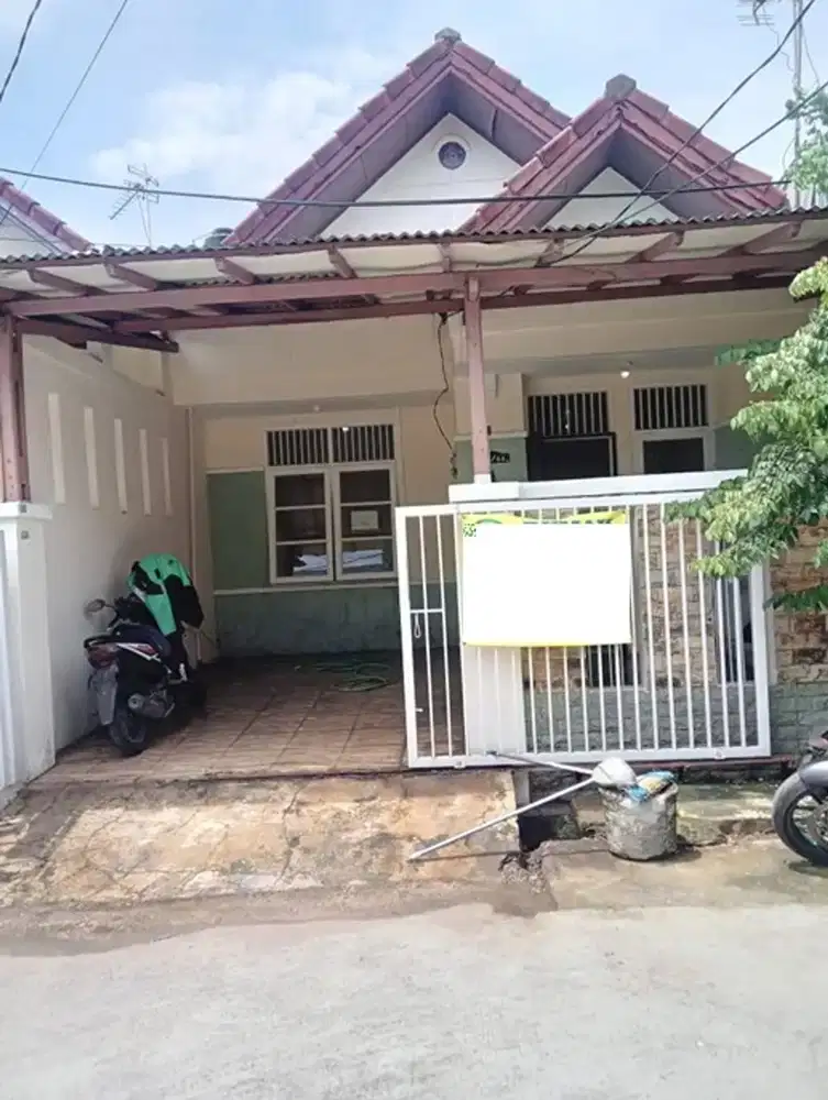 Rumah Hadap Selatan 5 menit ke Plaza Taman Harapan Baru J-36678