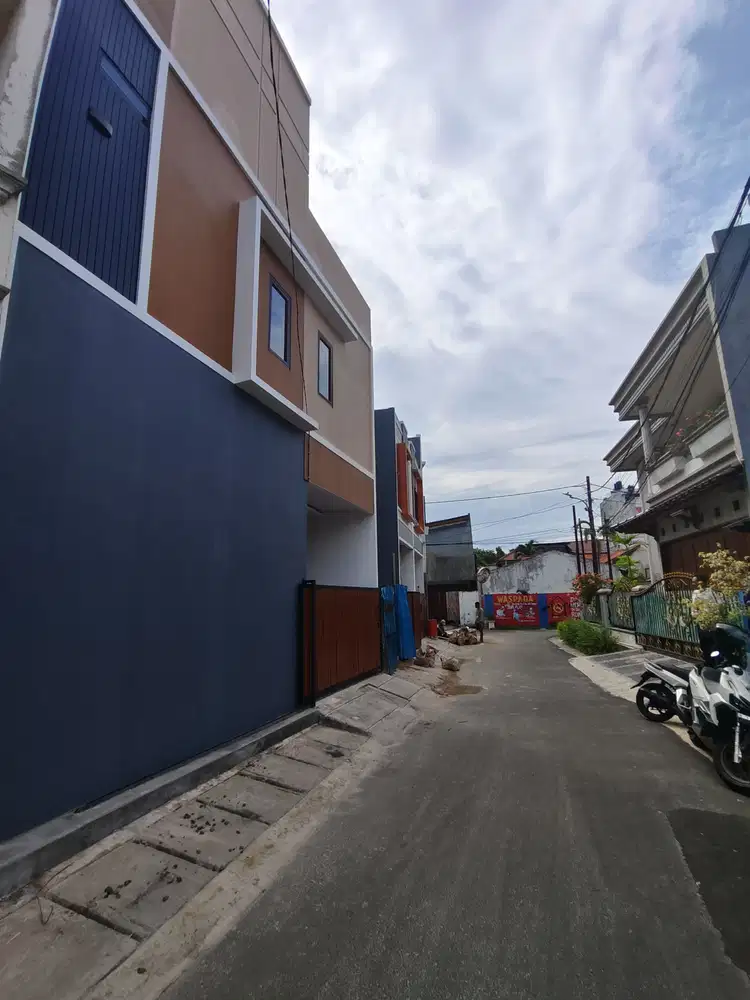 Di sewakan rumah baru di johar baru jakarta pusat