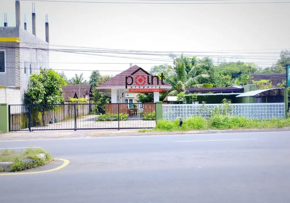 Rumah Resto Luas Pinggir Jalan Raya Strategis