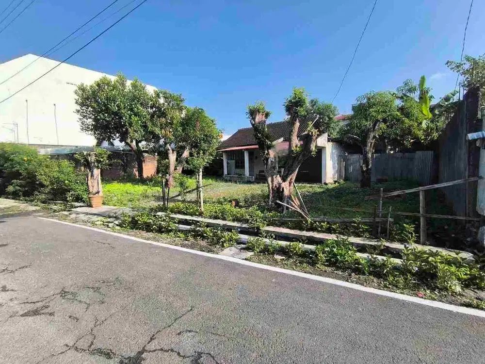 tanah dan bangunan strategis dekat Terminal Tirtonadi dan Masjid Syeikh Zayed