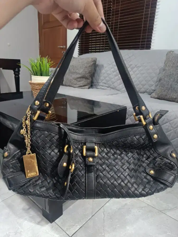 Tas Shoulder Bag Kulit Bonia