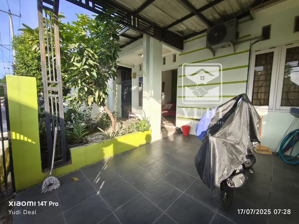 Rumah siap huni dalam komplek Tirtayasa Regency