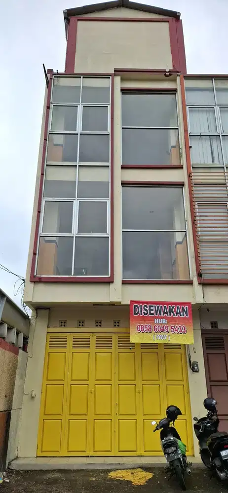 Disewakan / Dikontrakkan Ruko 4 Lantai di Cisaat Cibadak kab Sukabumi