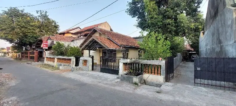 Rumah hitung tanah lokasi strategis pusat keramaian Cirebon