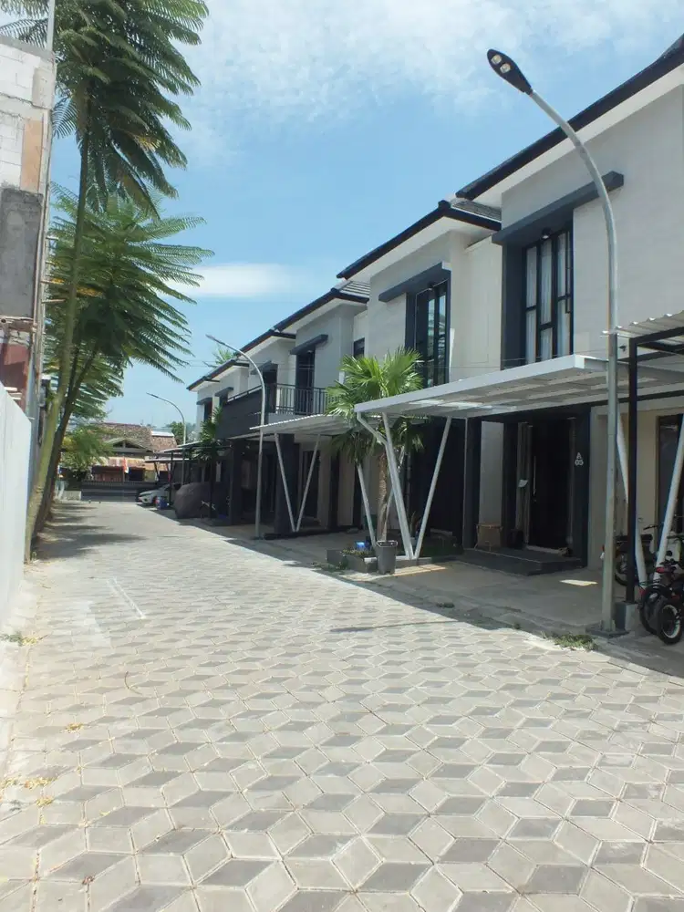 Rumah 2 Lt di Cluster De Villa Jangli Jl. Jangli Tlawah